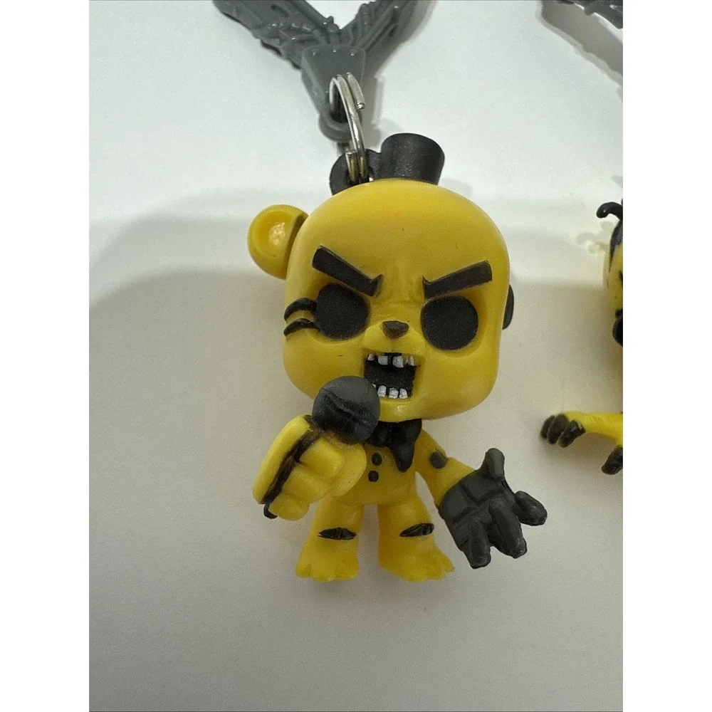 Five Nights At Freddy's Character Backpack Clips Keychain Golden Cupcake Nightma